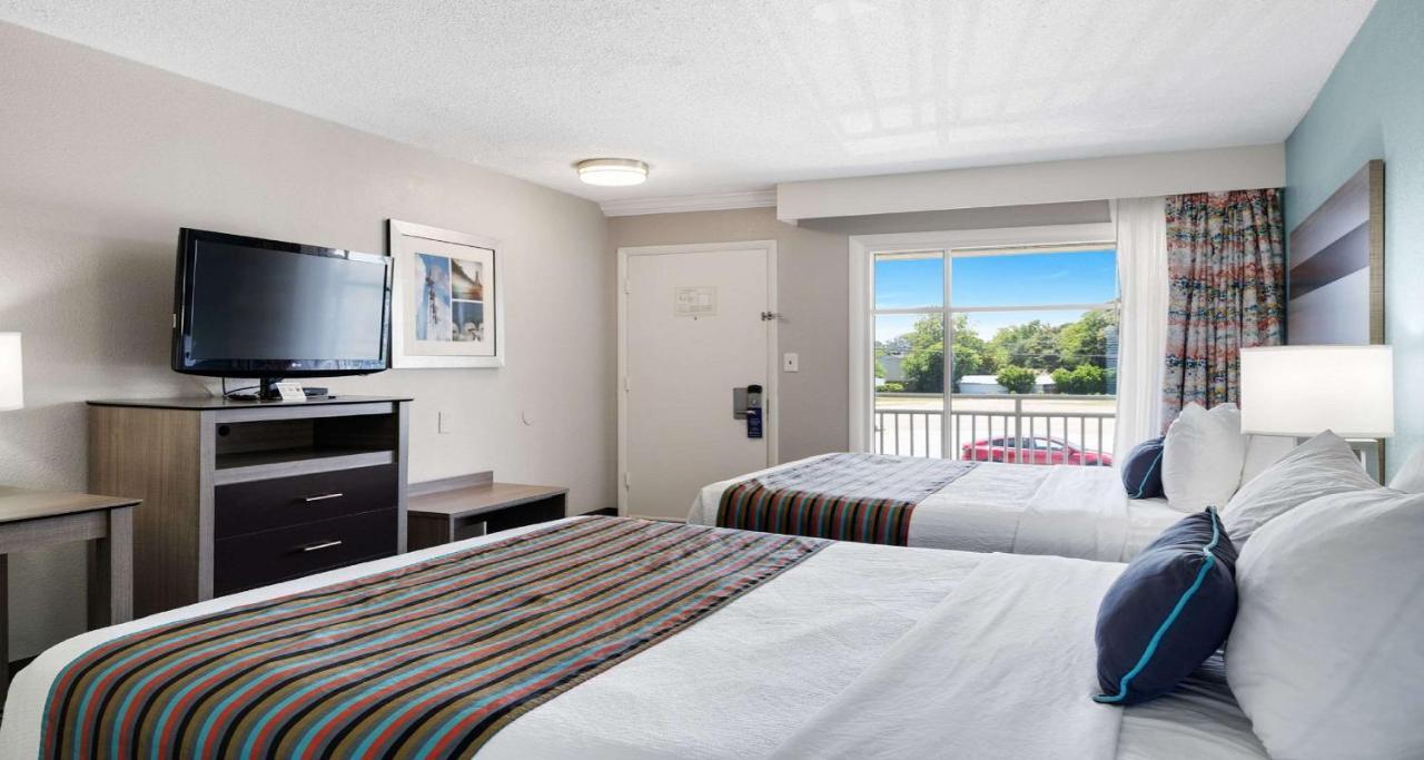 Best Western Plus Holiday Sands Inn & Suites Norfolk Exterior photo