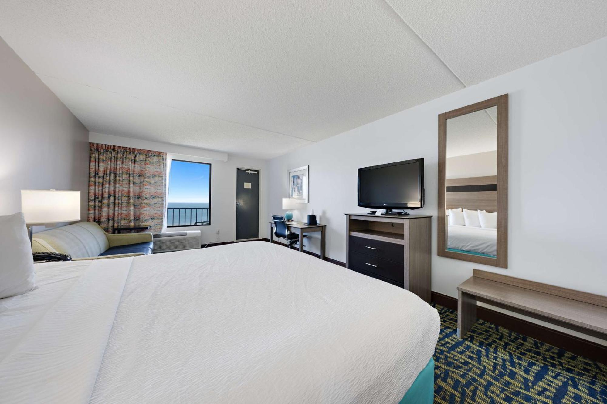 Best Western Plus Holiday Sands Inn & Suites Norfolk Exterior photo