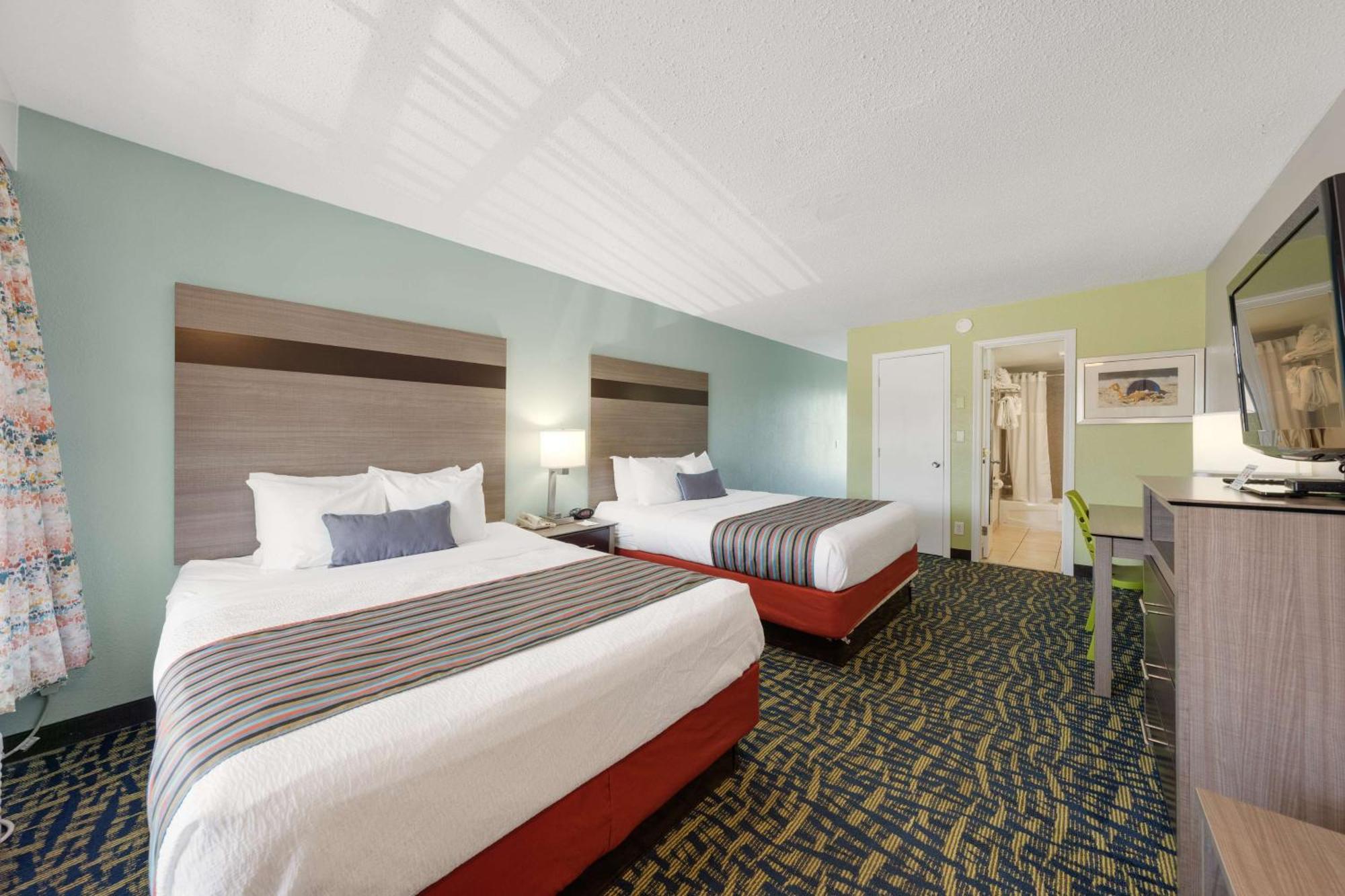 Best Western Plus Holiday Sands Inn & Suites Norfolk Exterior photo