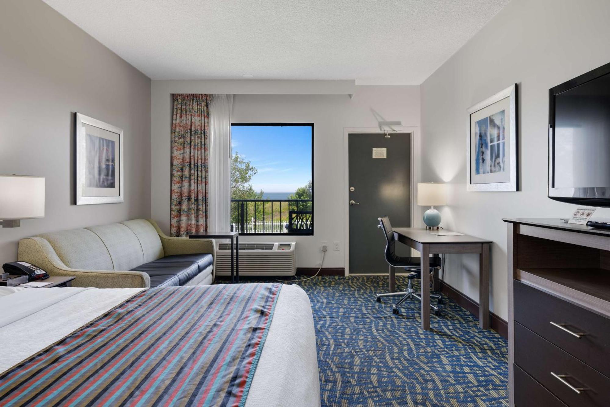 Best Western Plus Holiday Sands Inn & Suites Norfolk Exterior photo